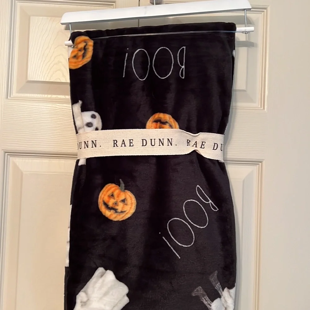 NWT RAE DUNN BOO JACK O LANTERN FARMHOUSE Halloween Soft Plush Throw Blanket
