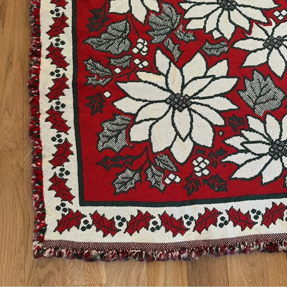 American Weavers Poinsettia Christmas Holiday Throw Softweave Never Used