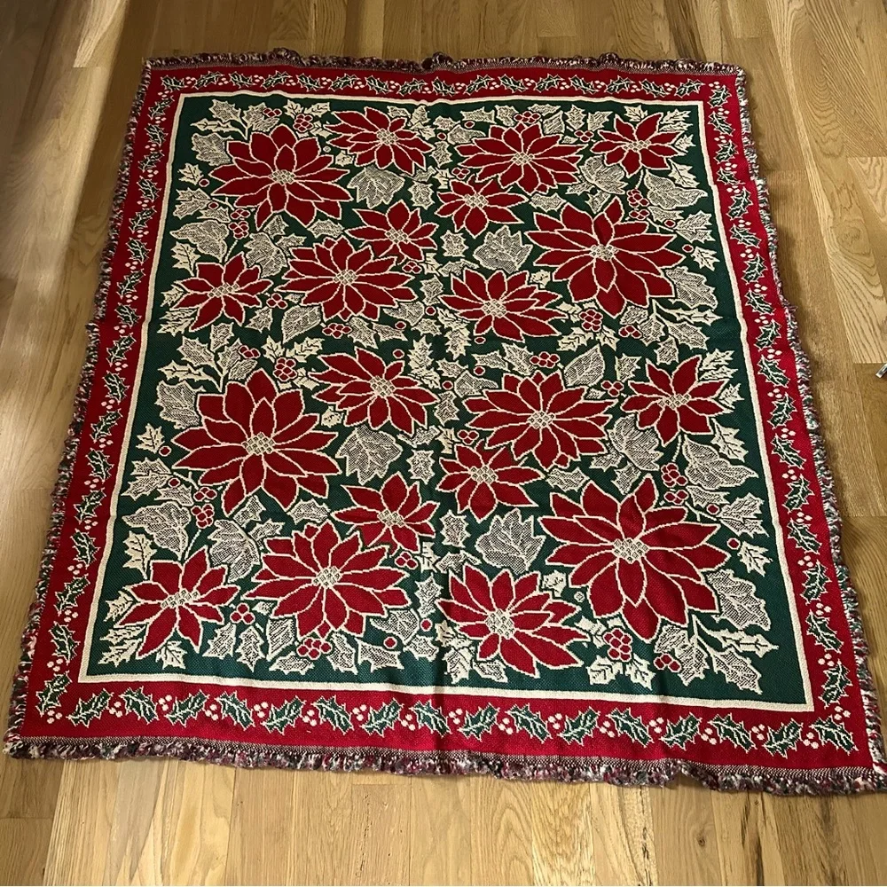 American Weavers Poinsettia Christmas Holiday Throw Softweave Never Used