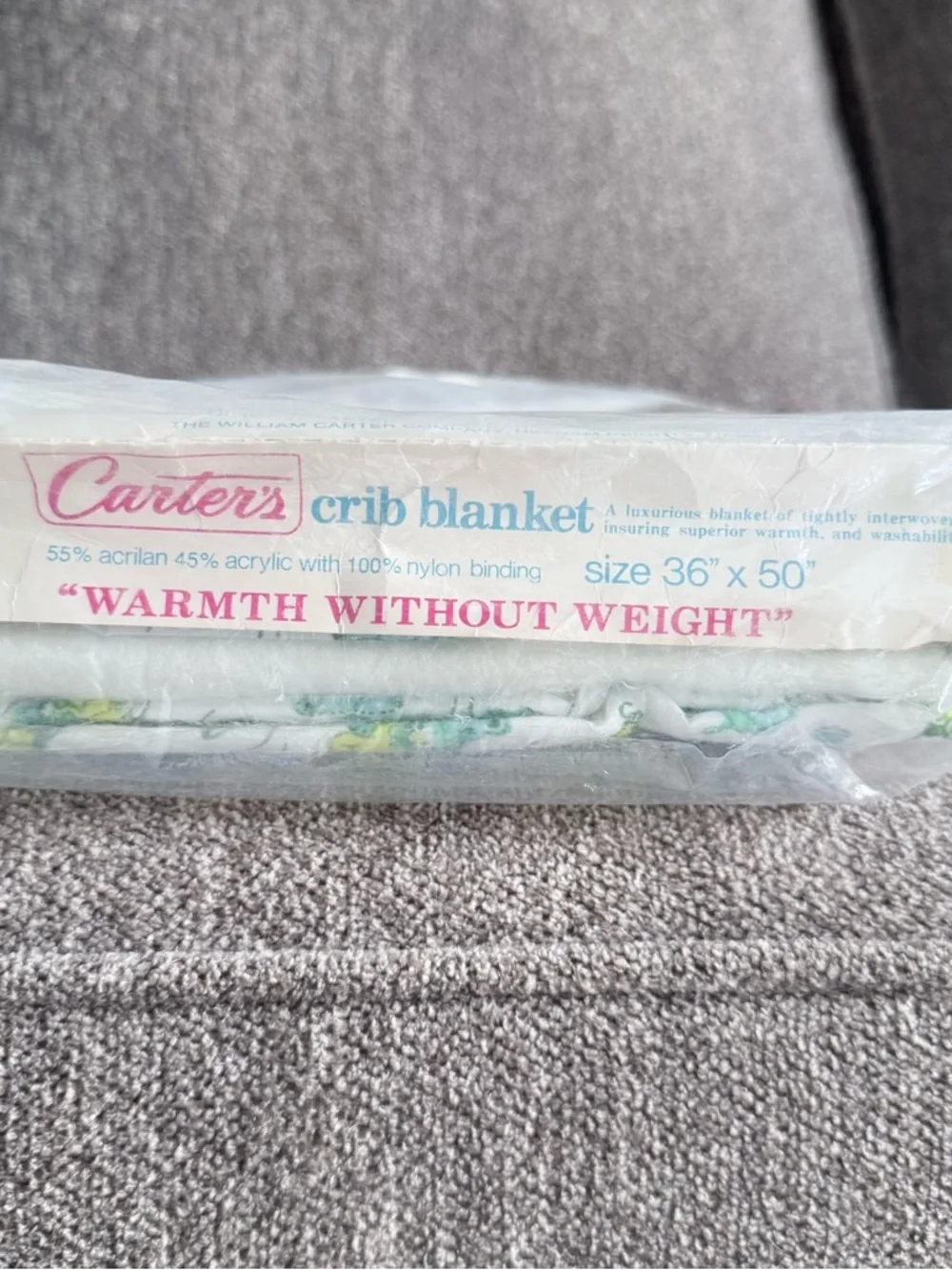 Vintage Carter’s lightweight crib blanket 36” X 50”