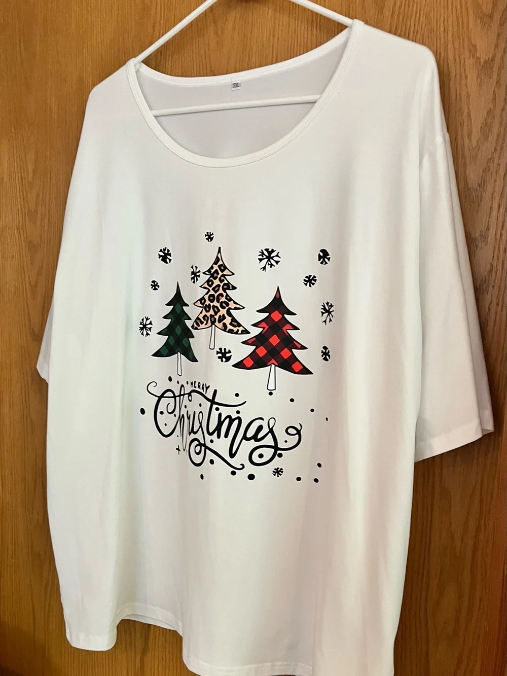 Holiday Merry Christmas Graphic Tee - White with Green, Beige, Red Trees