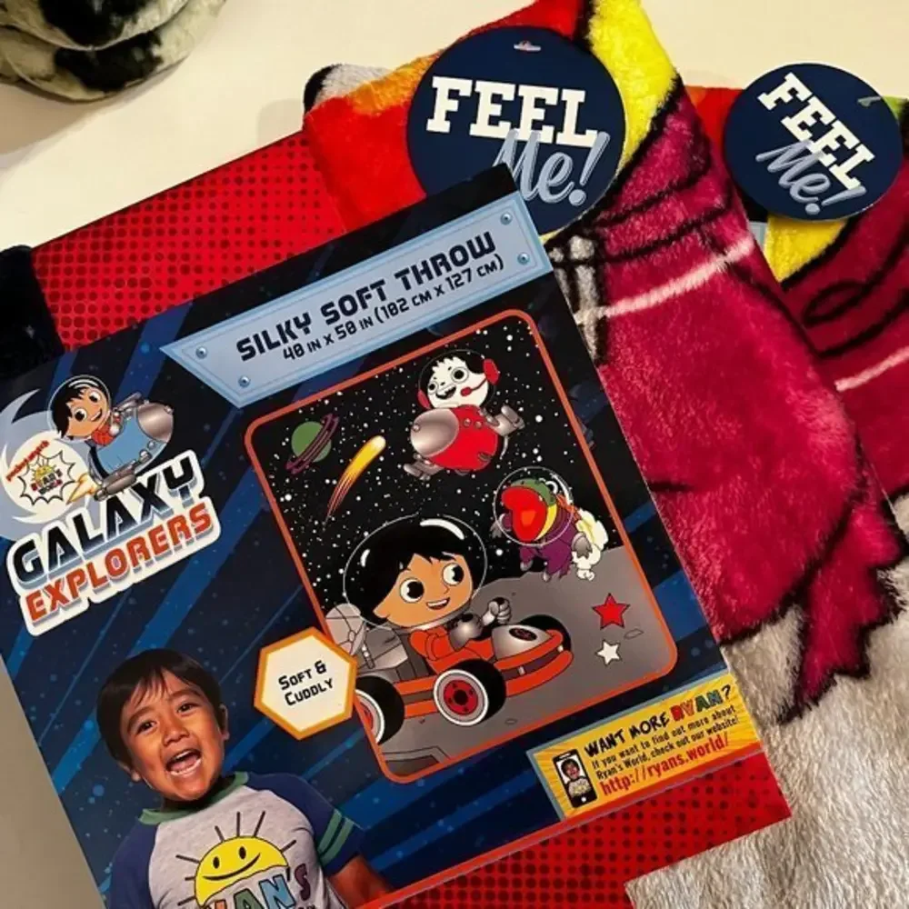 Ryan's World Kid's Throw - Galaxy Explorers (TWO‎ throws) (new) (kids)