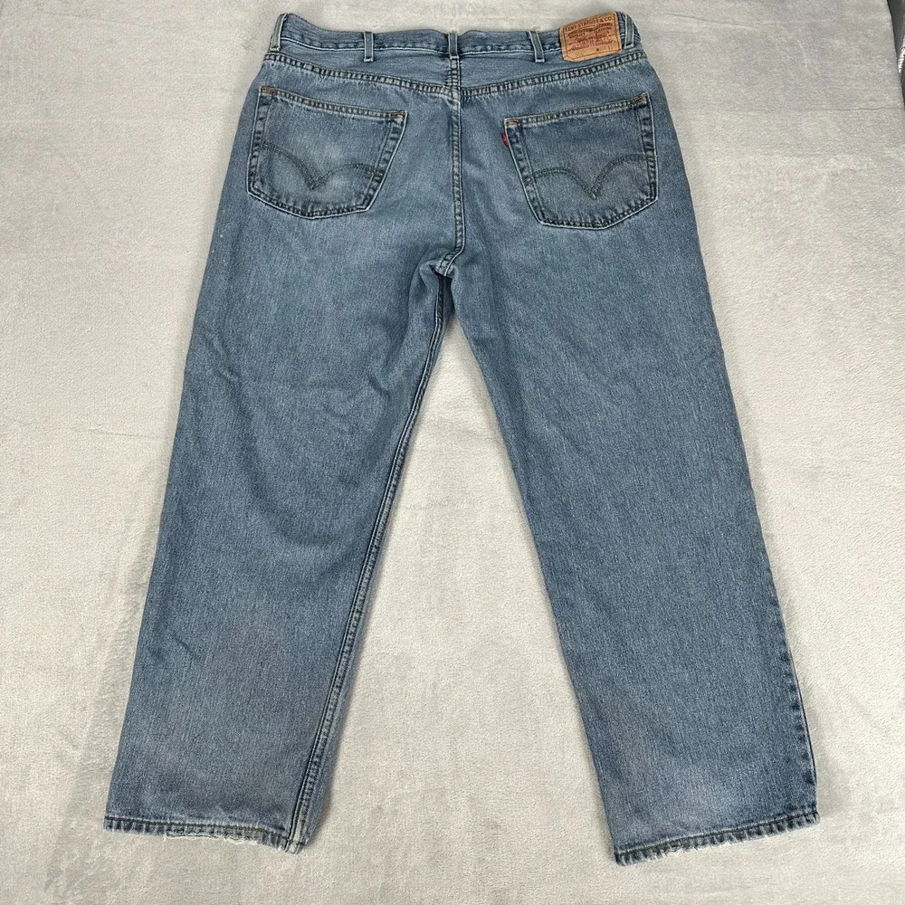 Levi's 550 Relaxed Fit Jeans Men's Size 40x29 Distressed Denim Medium Wash