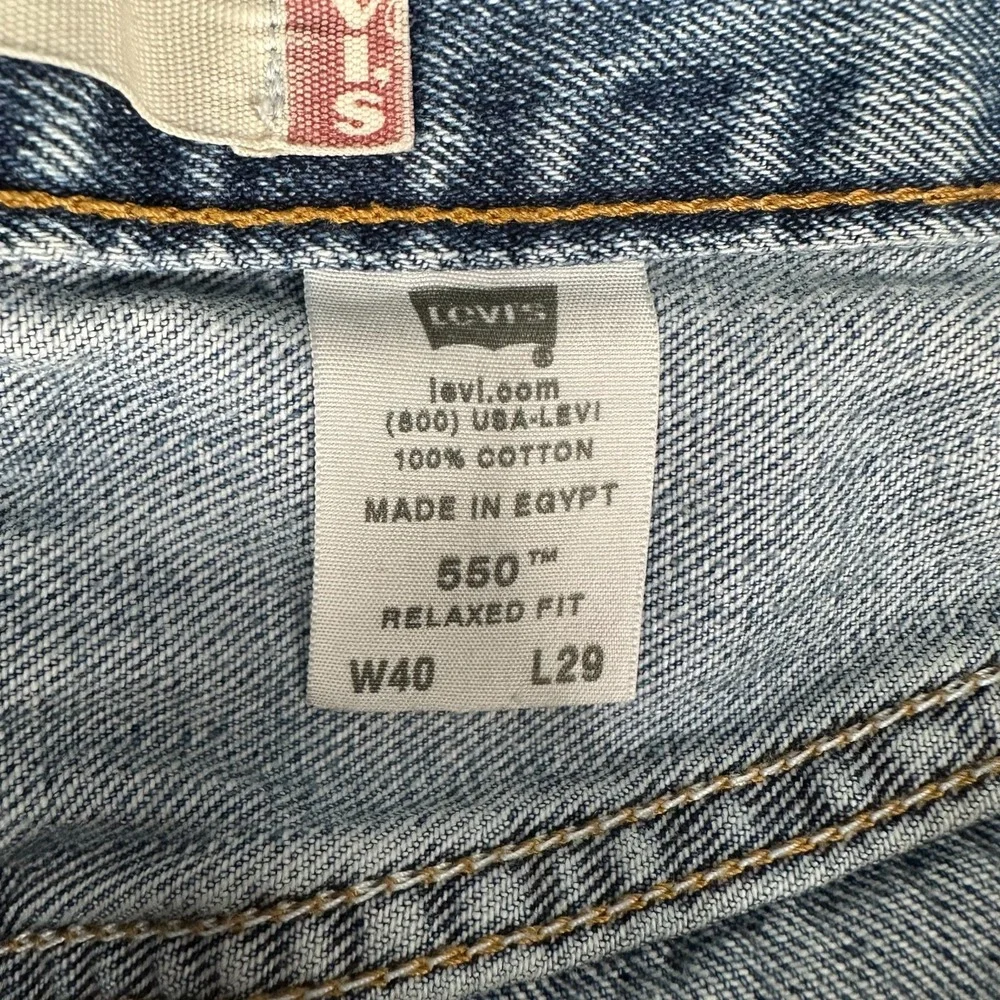 Levi's 550 Relaxed Fit Jeans Men's Size 40x29 Distressed Denim Medium Wash