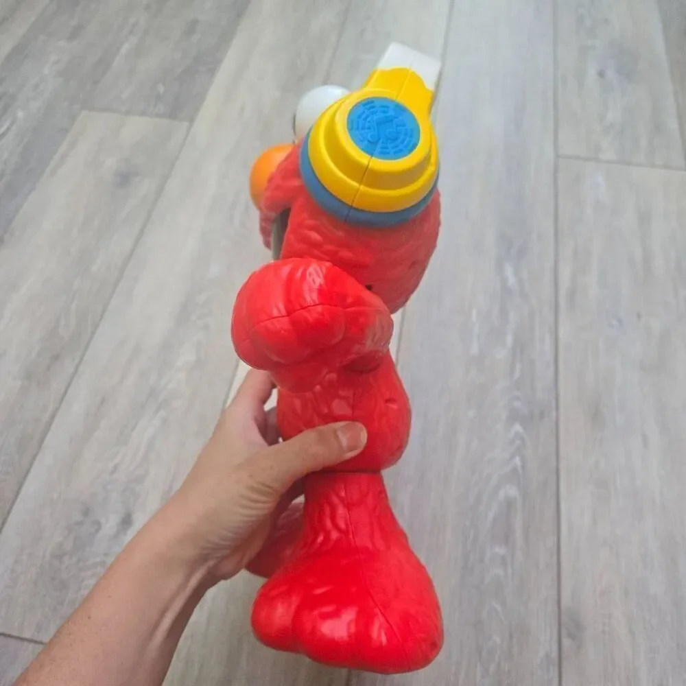 Sesame Street Let's Dance Elmo: 12-inch Elmo Toy Sings Sesame Street Toy for Kid