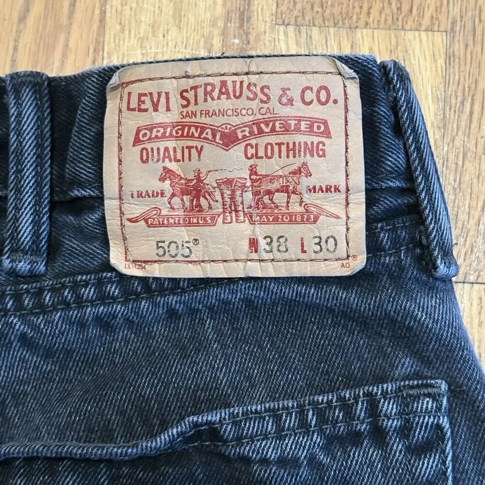 Men's Levis 505 size 38 X 30 Regular Fit Straight Leg Denim Jeans Black