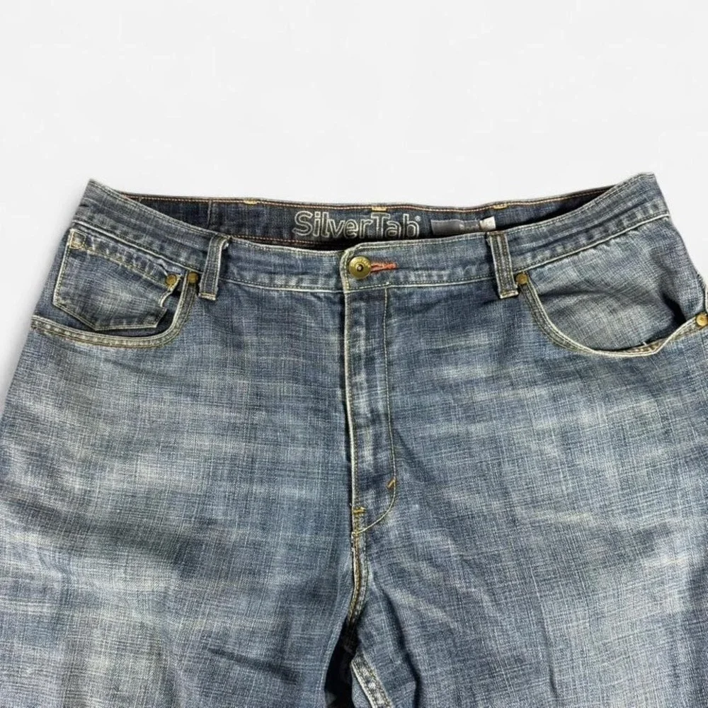 Vintage Levi SilverTab True Boot Cut Med Wash Loose Fit Size 40x32‎ (42x32)