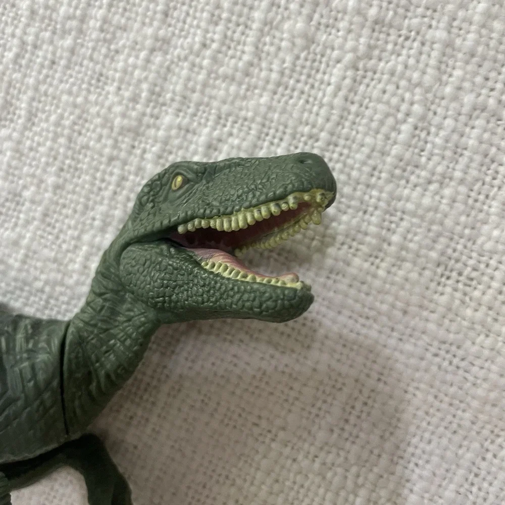 Jurassic World‎ Hasbro 2015 Velociraptor CHARLIE 10