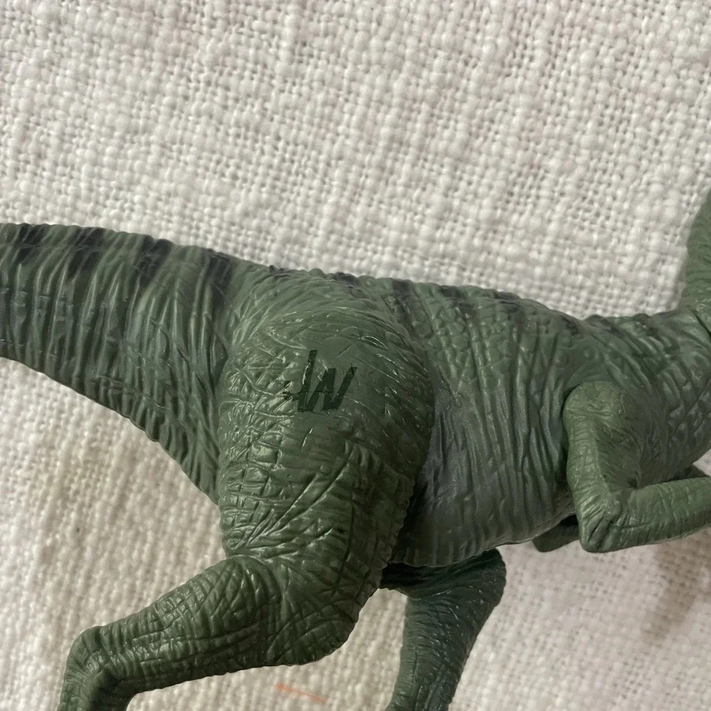 Jurassic World‎ Hasbro 2015 Velociraptor CHARLIE 10