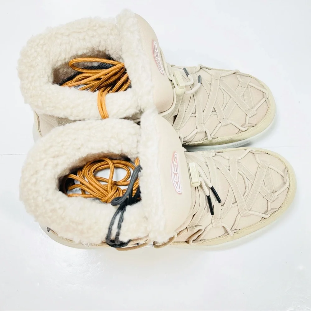 Keen Uneek Snk Boot Women’s Doeskin &‎ Silver Suede Winter Lined Size 5.5