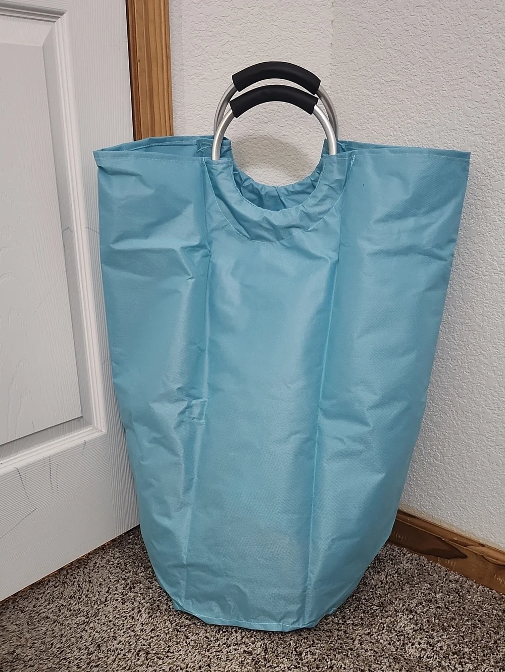 NWOT Extra Large Bright Blue Space Saving Laundry Hamper Basket Padded Handles