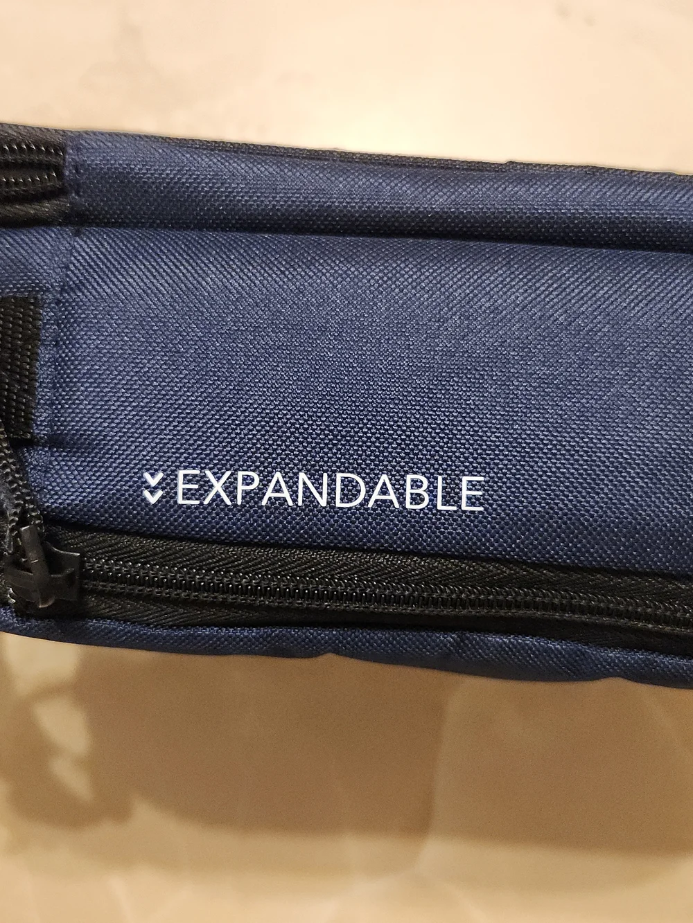 COLUMBIA Black Expandable Lunch Bag Thermal/ Insulated w/ 1 Ice Wall