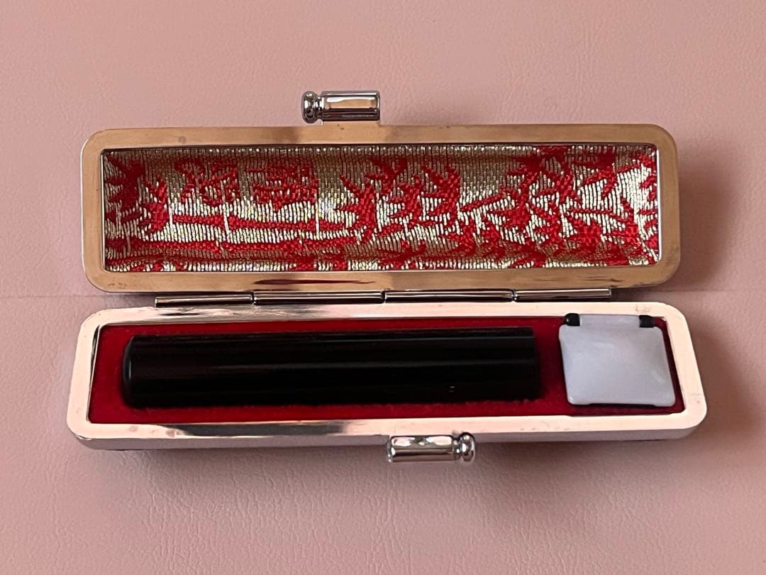 Seal with case and ink pad