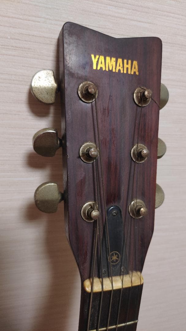 Yamaha FG-122