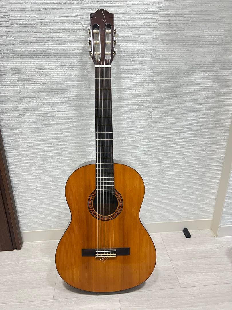 YAMAHA CG-Junior CS40J Classical Guitar (Junior Size)