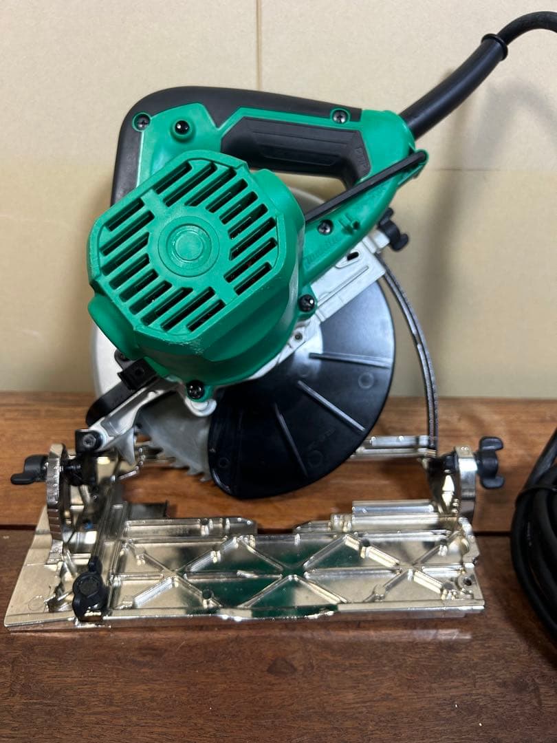 Makita Electric Circular Saw 190mm M585