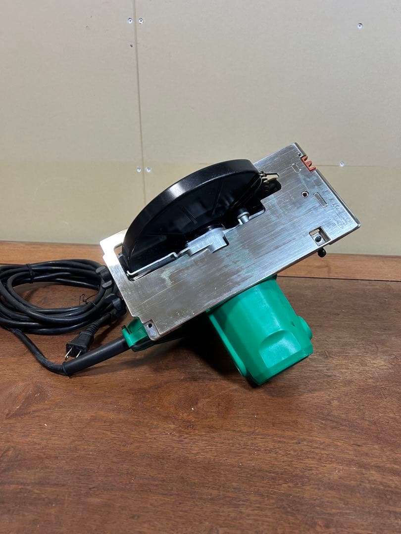 Makita Electric Circular Saw 190mm M585