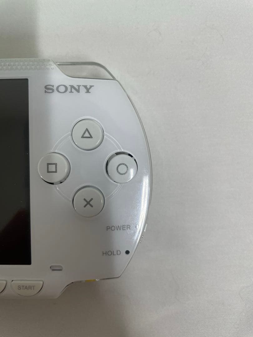 PSP-1000 White with Charging Cable