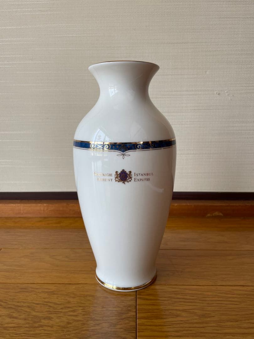 N.I. ORIENT EXPRESS Vase White