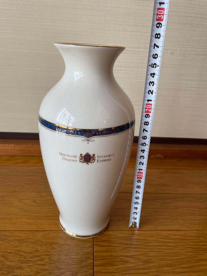 N.I. ORIENT EXPRESS Vase White
