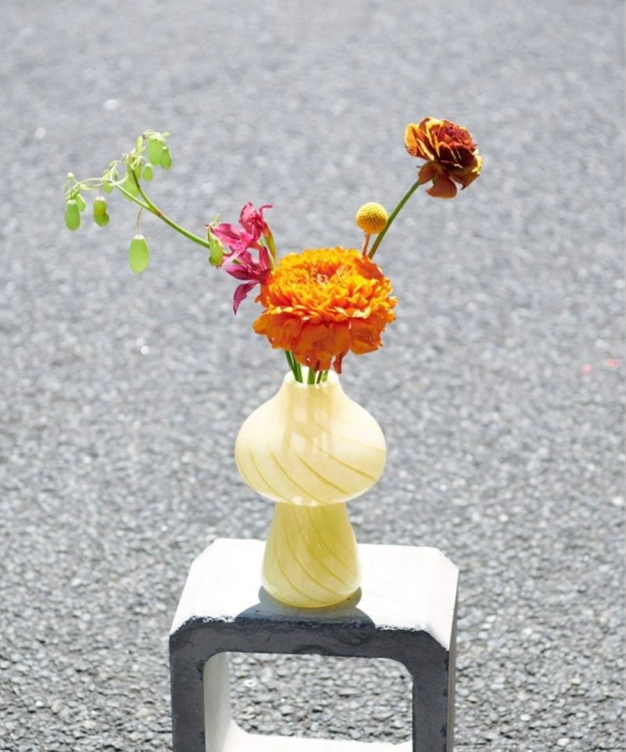 JOURNAL STANDARD Flower Vase