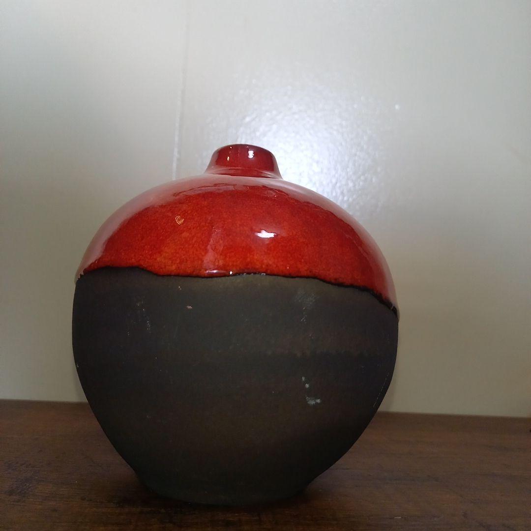 Crate & Barrel Vase Red Black